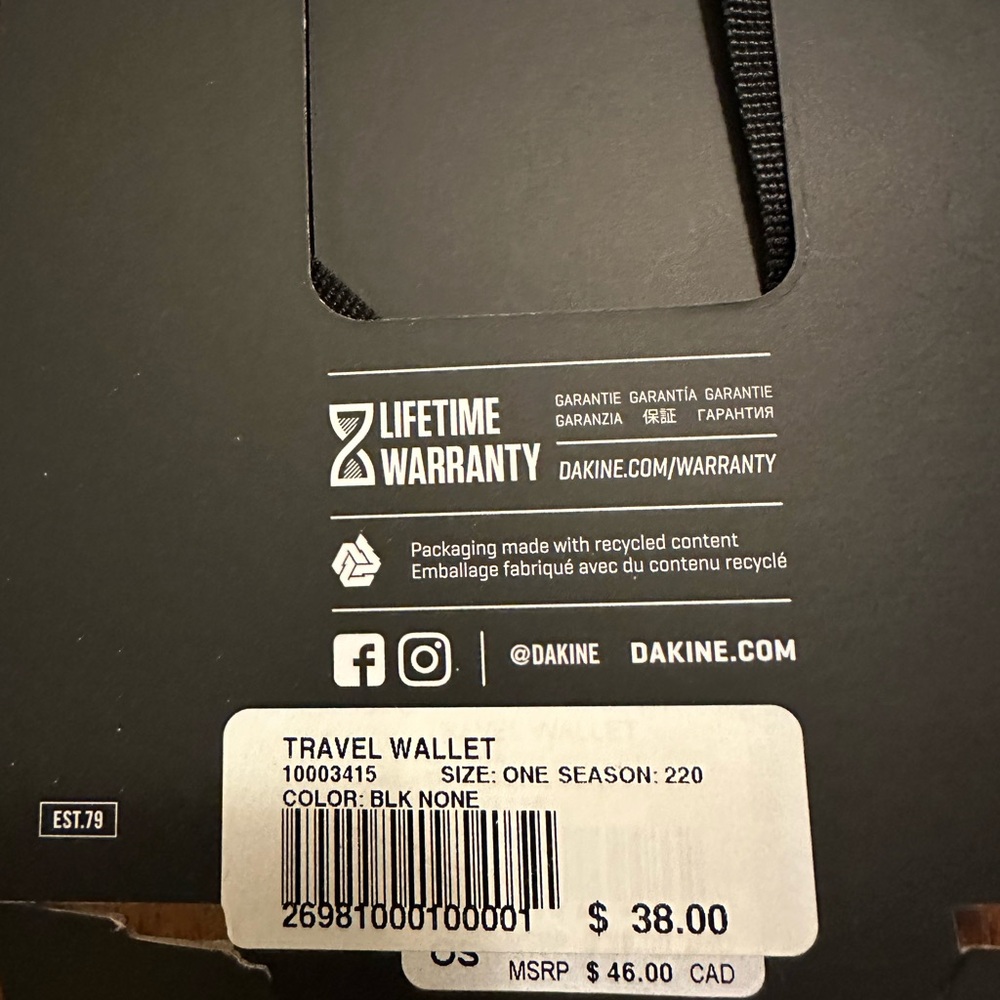 Dakine Black Travel Wallet - Picture 3 of 3